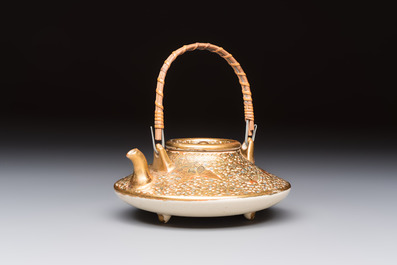A fine Japanese Satsuma 'Butterflies' teapot and cover, Hattori 服部 mark, Meiji, 19th C.