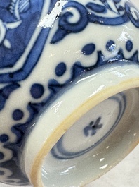 11 Chinese blue and white cups and 10 saucers, Kangxi and jade marks, 18/19th C.