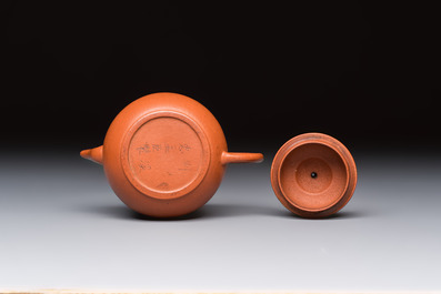 A Chinese Yixing stoneware teapot and cover, signed Hui Mengchen 惠孟臣, 20th C.