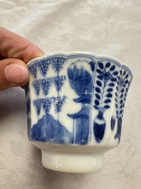 11 Chinese blue and white cups and 10 saucers, Kangxi and jade marks, 18/19th C.