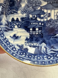 11 Chinese blue and white cups and 10 saucers, Kangxi and jade marks, 18/19th C.