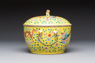 A pair of Chinese famille rose yellow-ground 'Dragon and Phoenix' covered warming bowls and a bowl, Tongzhi marks, 19th C.