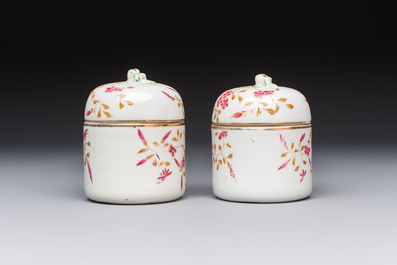 A Chinese famille rose wine pot and a pair of covered wine warming bowls with cups, Qianlong and Wang Fulong Zhi 汪福隆制 marks, 19/20th C.
