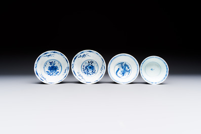 10 Chinese blue and white cups and 16 saucers, Kangxi and later