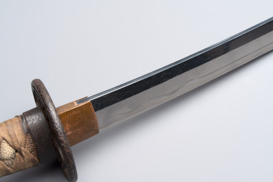 A Japanese wakizashi, signed Izumi no Kami Kanesada, with koshirae, Edo, 18/19th C.
