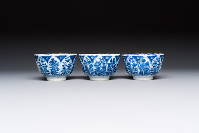 10 Chinese blue and white cups and 16 saucers, Kangxi and later