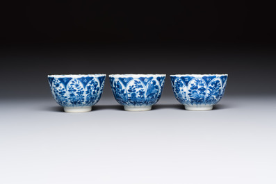 10 Chinese blue and white cups and 16 saucers, Kangxi and later