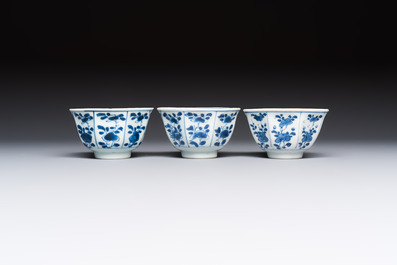 10 Chinese blue and white cups and 16 saucers, Kangxi and later