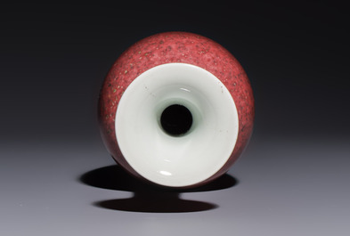 A Chinese peachbloom-glazed vase, 21st C.