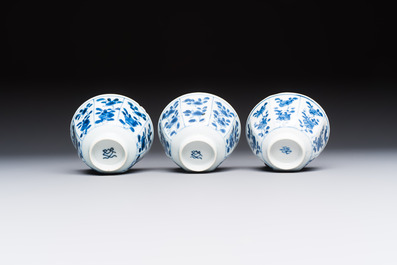 10 Chinese blue and white cups and 16 saucers, Kangxi and later