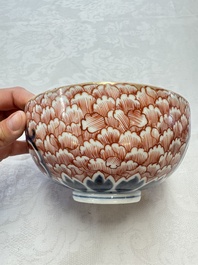 A pair of Japanese Imari 'Shishi Lions' bowls, Edo/Meiji, 19th C.