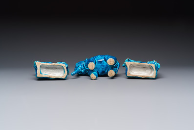 Six Chinese turquoise-glazed wares, 19/20th C.