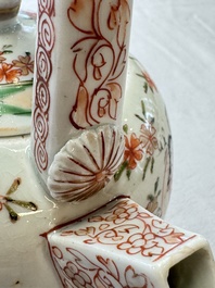 A Japanese Arita wine pot and cover with figural design, Edo, 17th C.