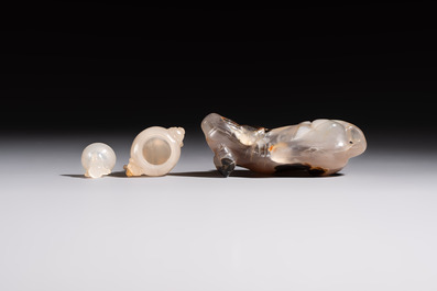 A group of ten Chinese hardstone and cherry amber carvings, 20th C.