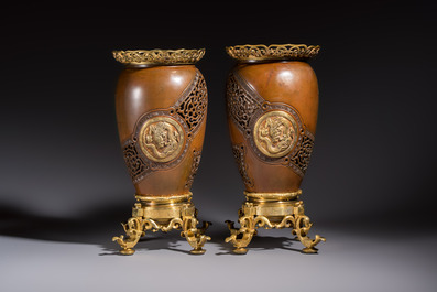 A pair of Belgian bronze and ormolu-mounted Japonism vases, Compagnie des Bronzes de Bruxelles, 19th C.