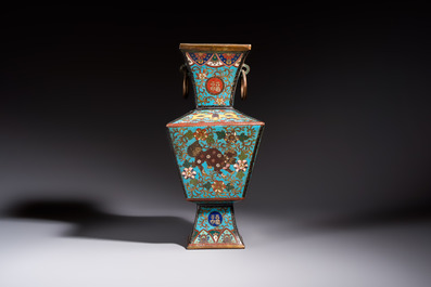 A Chinese cloisonn&eacute; square 'Buddhist Lions and Antiquities' vase, Fu 福 mark, 19th C.