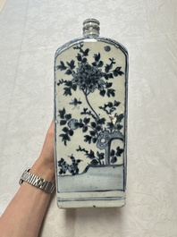 A Chinese blue and white kendi and a square flask, Wanli