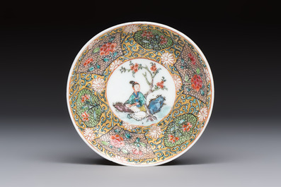 A fine Chinese famille rose gilt-decorated 'Elegant Beauty' cup and saucer, Yongzheng