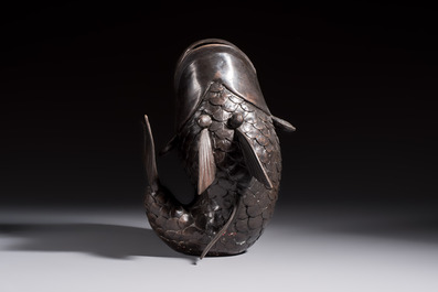 A Chinese or Japanese bronze carp-form vase, 19/20th C.