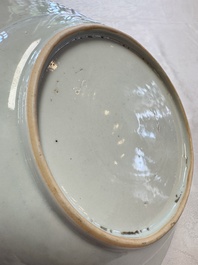 A Chinese famille rose 'Faux-Bois' teapot and three plates, Qianlong