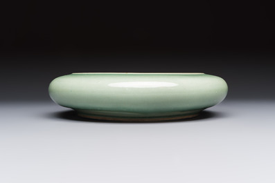 A Chinese green-glazed brush washer, 18th C.