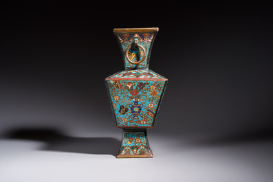 A Chinese cloisonn&eacute; square 'Buddhist Lions and Antiquities' vase, Fu 福 mark, 19th C.