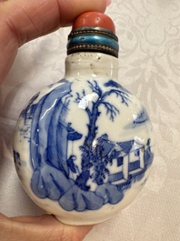 Five various Chinese blue and white snuff bottles, Yongzheng, Qianlong and Tongzhi marks, 19th C.