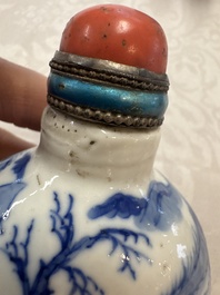 Five various Chinese blue and white snuff bottles, Yongzheng, Qianlong and Tongzhi marks, 19th C.