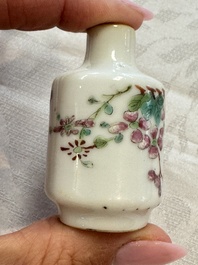 A group of four Chinese porcelain and agate snuff bottles, a miniature vase and a carved seed, Yongzheng and Qianlong marks, 19/20th C.