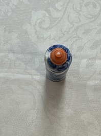 Five various Chinese blue and white snuff bottles, Yongzheng, Qianlong and Tongzhi marks, 19th C.