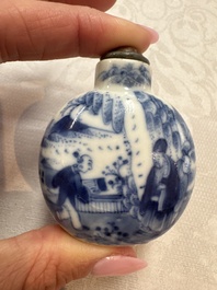 Five various Chinese blue and white snuff bottles, Yongzheng, Qianlong and Tongzhi marks, 19th C.