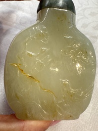 Five various Chinese jade, jadeite, agate and glass snuff bottles, 19th C.
