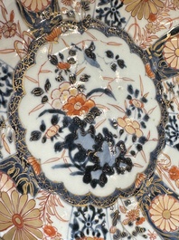 A pair of Japanese Imari lobed plates with floral design, Edo, 18th C.