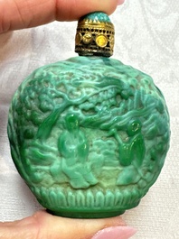 Five Chinese hardstone and glass snuff bottles, 20th C.