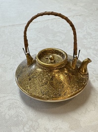 A fine Japanese Satsuma 'Butterflies' teapot and cover, Hattori 服部 mark, Meiji, 19th C.