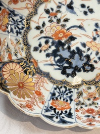 A pair of Japanese Imari lobed plates with floral design, Edo, 18th C.