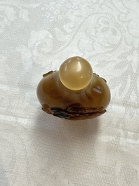Five various Chinese jade, jadeite, agate and glass snuff bottles, 19th C.