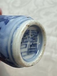 Five various Chinese blue and white snuff bottles, Yongzheng, Qianlong and Tongzhi marks, 19th C.