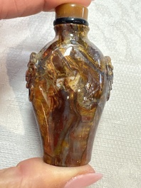Five Chinese hardstone and glass snuff bottles, 20th C.