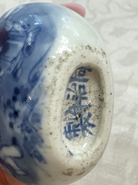 Five various Chinese blue and white snuff bottles, Yongzheng, Qianlong and Tongzhi marks, 19th C.