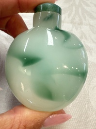 Five various Chinese jade, jadeite, agate and glass snuff bottles, 19th C.