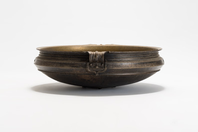 A large bronze temple bowl or 'urli', South India, 19th C.