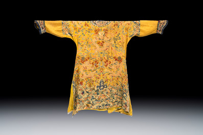 A Chinese imperial yellow-ground embroidered silk 'Nine Symbols' lady's 'Dragon' robe, 'Ji Fu' 吉服, 19th C.