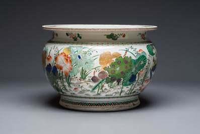 A large French famille verte-style 'Lotus Pond with Birds' fish bowl or jardini&egrave;re, Samson, Paris, 19th C.