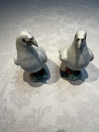 A pair of Chinese famille rose doves, Qianlong