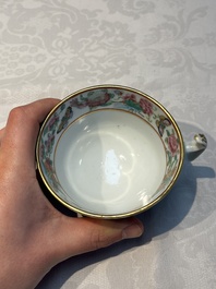 A Chinese Canton famille rose 20-piece tea service with figural design, 19th C.