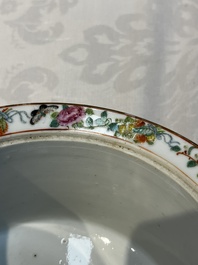 A Chinese Canton famille rose 20-piece tea service with figural design, 19th C.