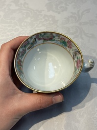 A Chinese Canton famille rose 20-piece tea service with figural design, 19th C.