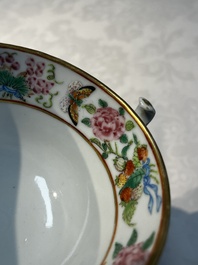 A Chinese Canton famille rose 20-piece tea service with figural design, 19th C.