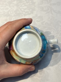 A Chinese Canton famille rose 20-piece tea service with figural design, 19th C.